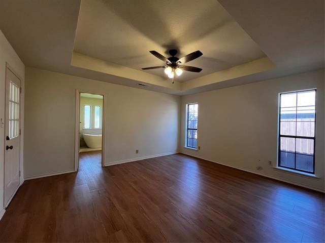 Building Photo - 2501 Primrose Dr