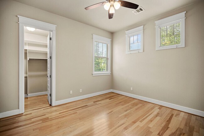 Building Photo - 3900 Willbert Rd