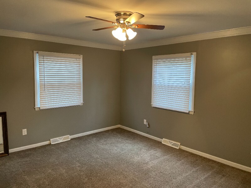 Building Photo - 9914 England Dr