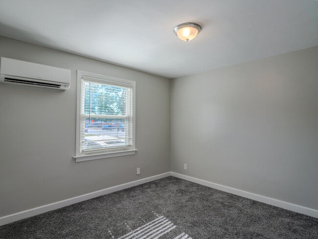 Building Photo - 1293 W Ocean View Ave