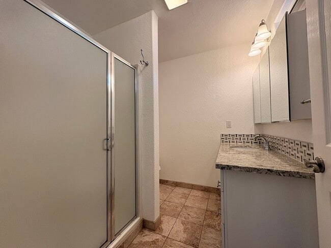 Building Photo - Beautifully Updated 3/2! Backyard, 2 Car Garage! Modern and Clean!