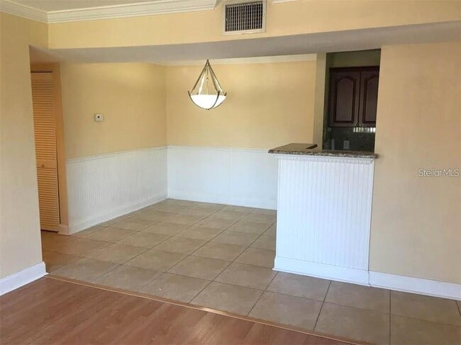 Building Photo - 455 Alt 19