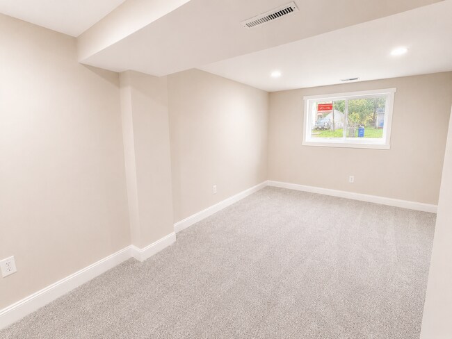 Building Photo - 599 Ashwood Rd