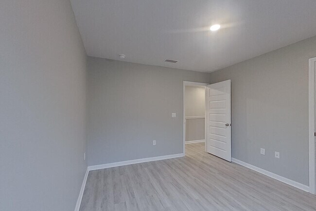 Building Photo - 4694 Malay Cir