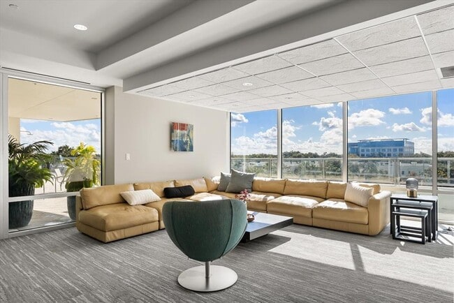 Building Photo - 101 S Eola Dr