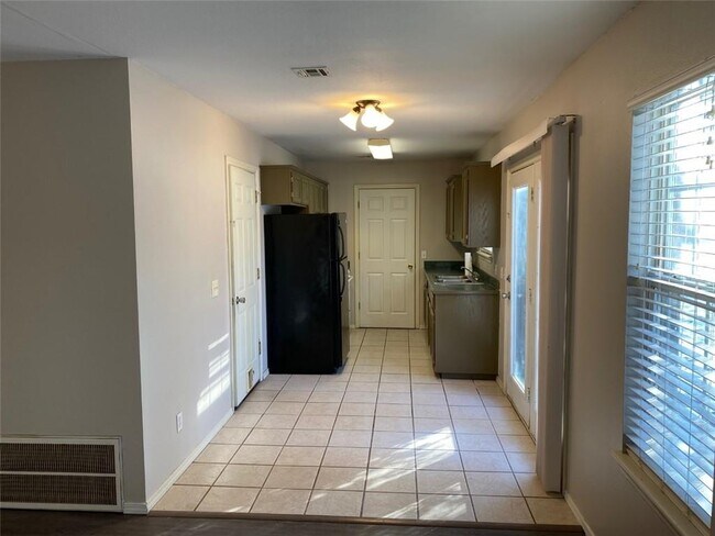 Building Photo - 38 Burnett Cir