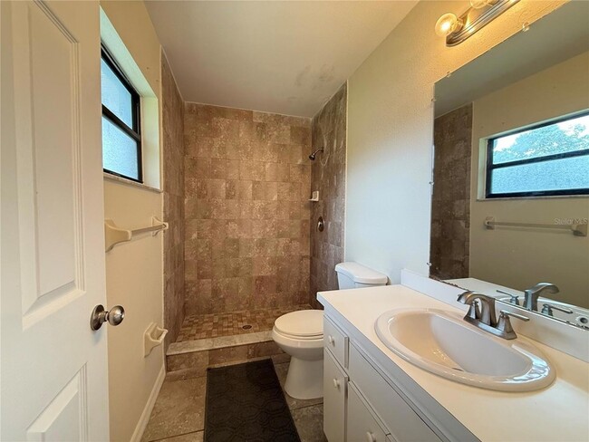 Building Photo - 3136 Julia Ct