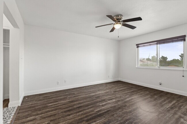 Building Photo - Welcome to your entertainers dream home!