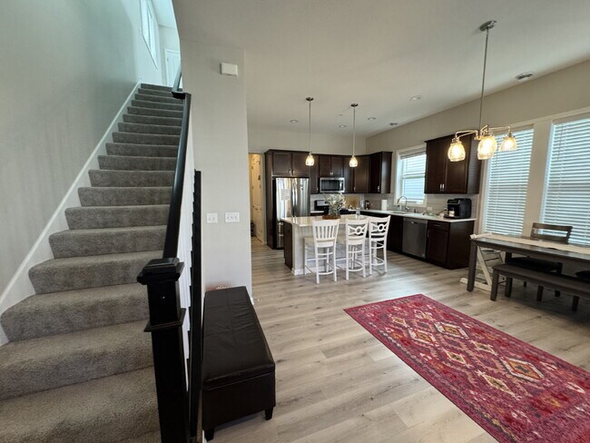 Building Photo - 8056 Central Park Way