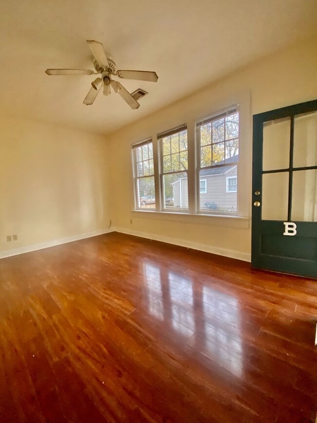 Building Photo - 326 N Madison St