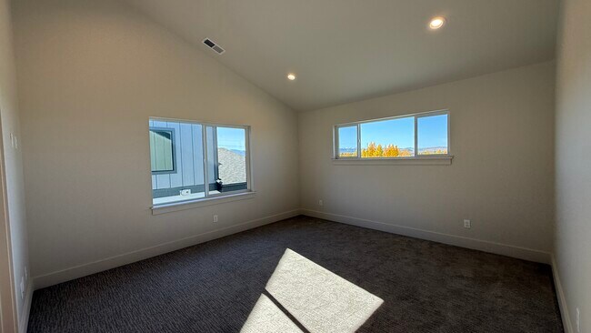 Building Photo - 82 Horseshoe Lp