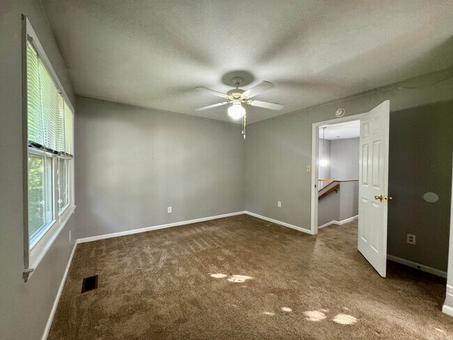 Building Photo - 344 Stonegate Way