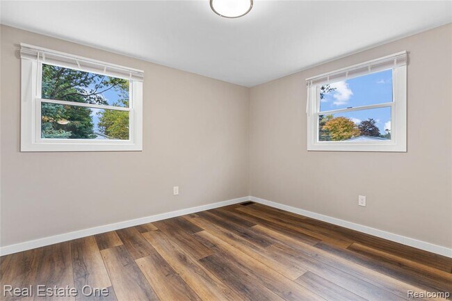 Building Photo - 5842 Marble Dr