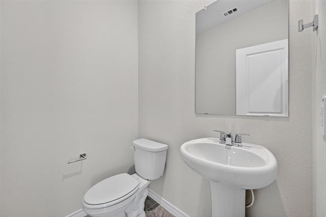 Building Photo - 825 Apeldoorn Trl