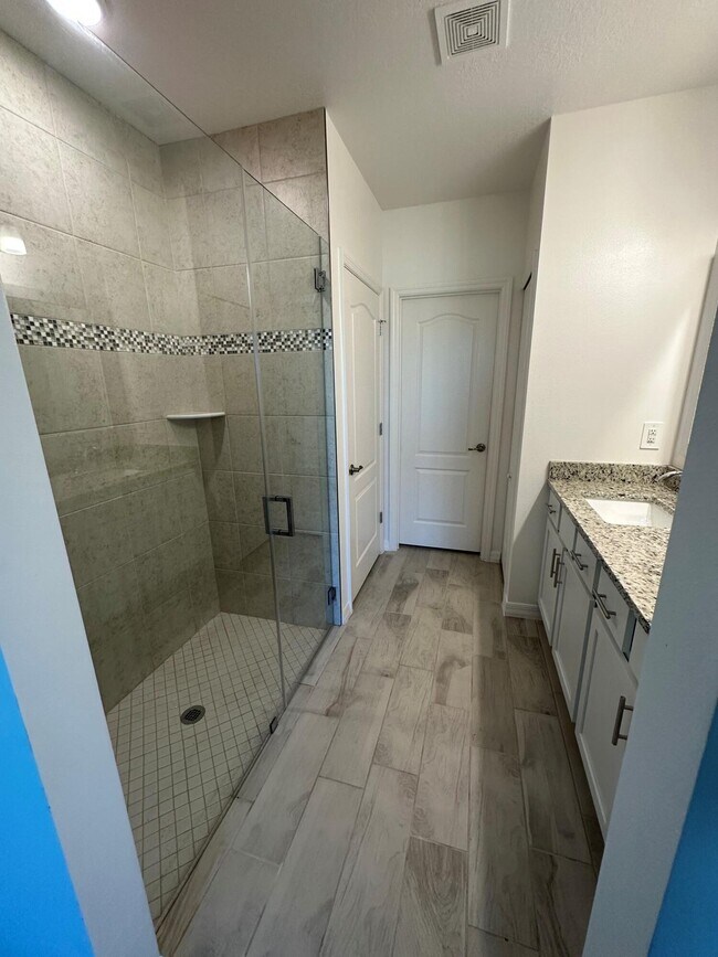 Building Photo - 10936 SW Vasari Way