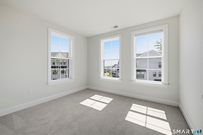 Building Photo - 25 Brentwood Cir