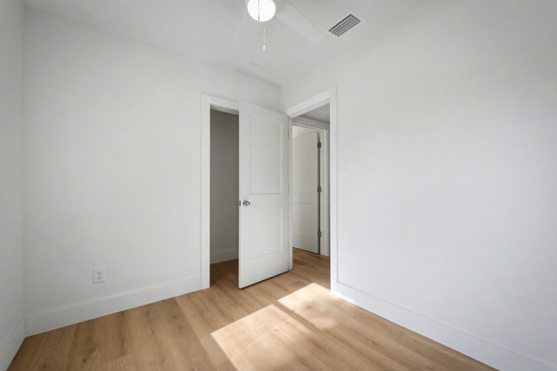 Building Photo - 5827 Ansley St