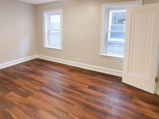 Building Photo - 4835 Lee St