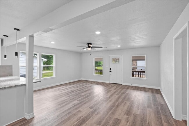 Building Photo - 524 Dunnam Ave