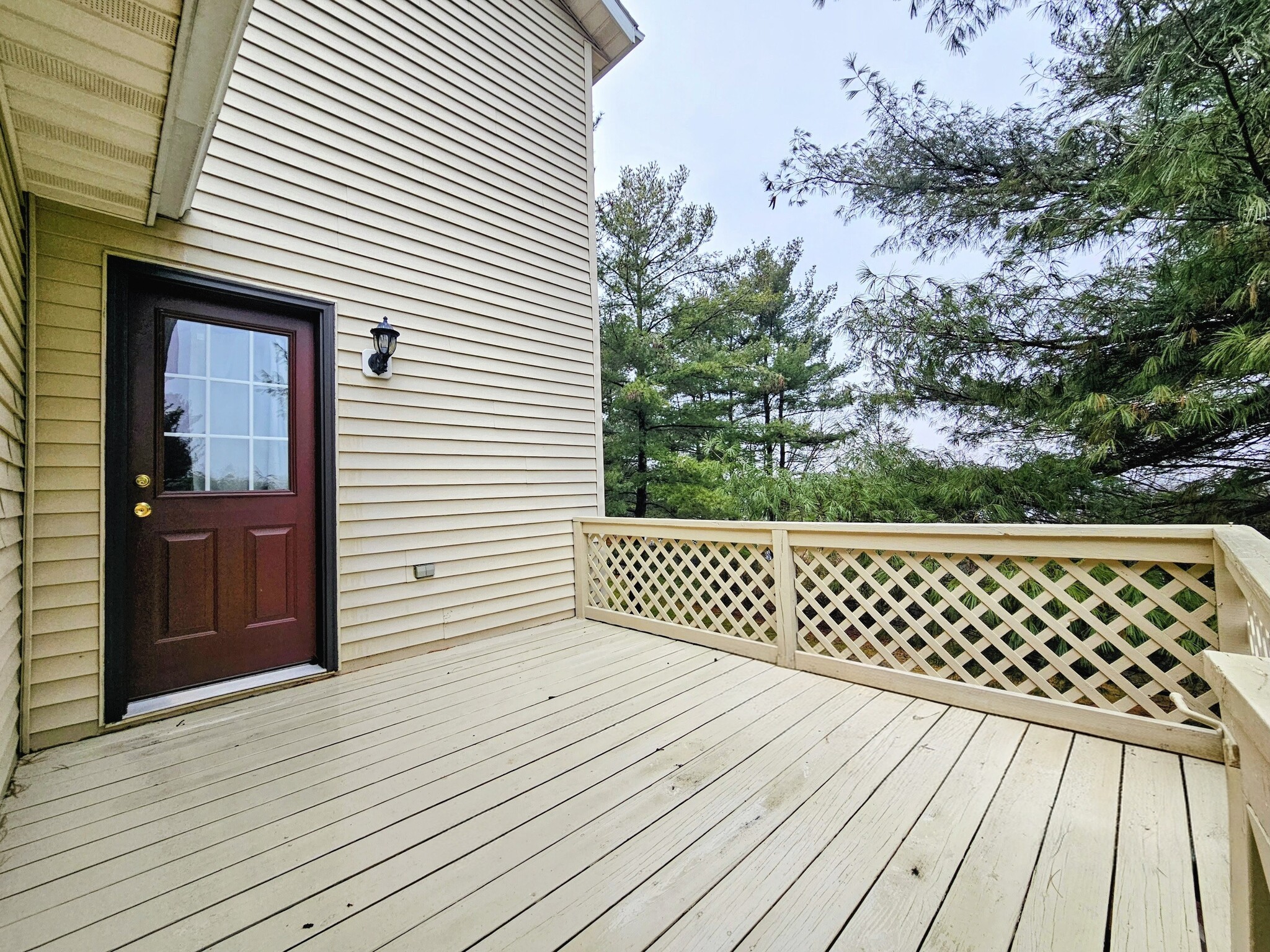 Building Photo - 474 N Maple St