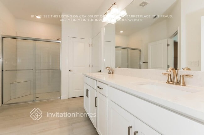 Building Photo - 14346 17th Ct E