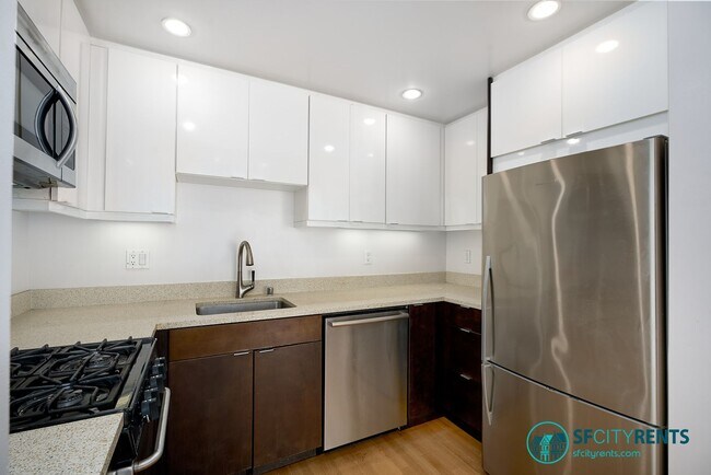 Building Photo - Polk Gulch: Modern 4th Floor Condo w/ in-unit W/D, Garage Parking & Shared Roof Deck