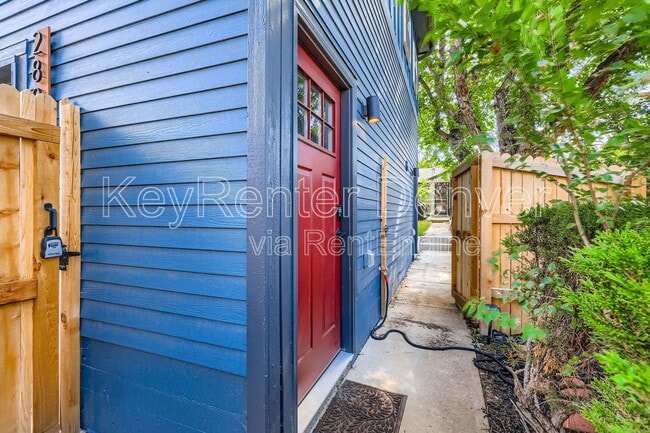 Building Photo - 2805 Fenton St