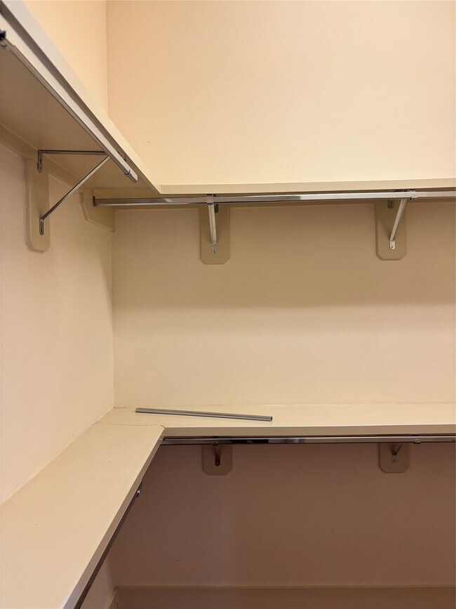 Building Photo - 1510 W 26th St