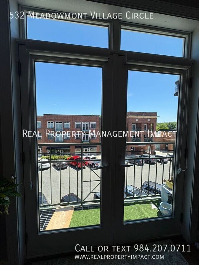 Building Photo - 532 Meadowmont Village Cir