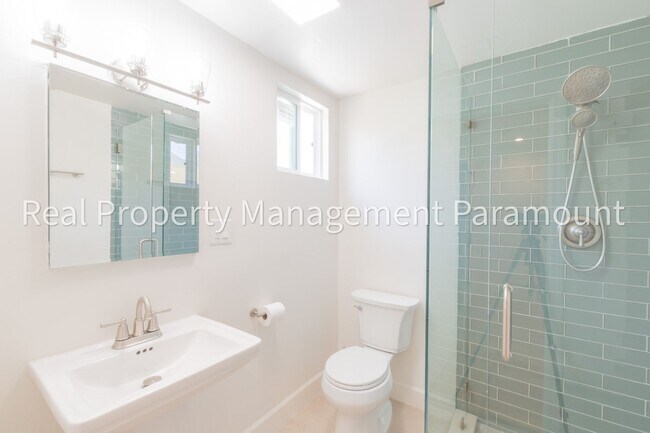Building Photo - Beautiful Newly Renovated 3-Bedroom Home in a Prime Location