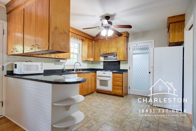 Building Photo - 1502 Woodcrest Ave