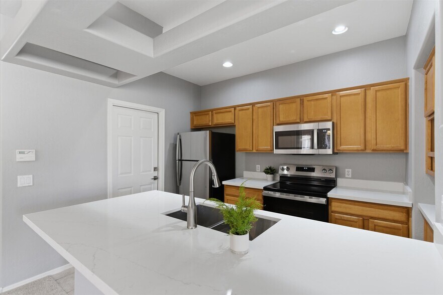 Building Photo - 5450 E McLellan Rd