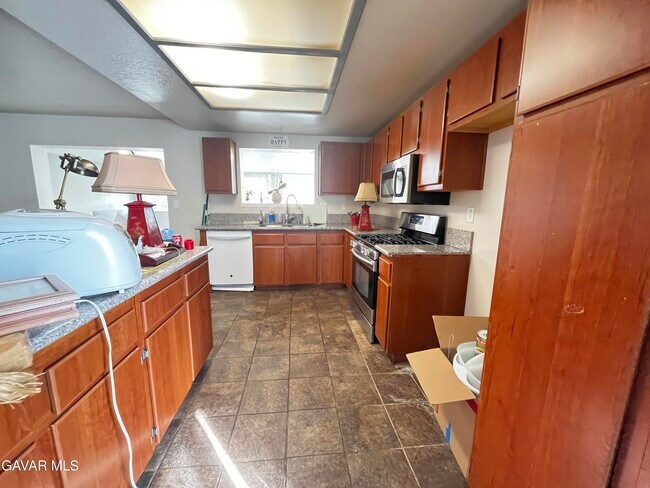 Building Photo - 43770 Santa Rosa Cir