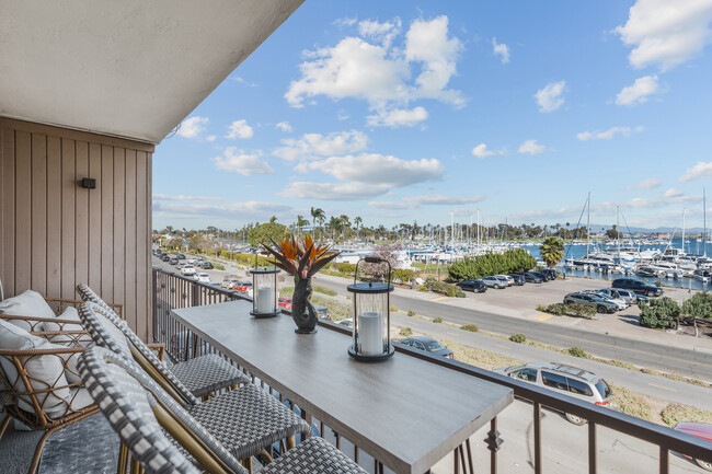 Building Photo - 1623 Glorietta Blvd
