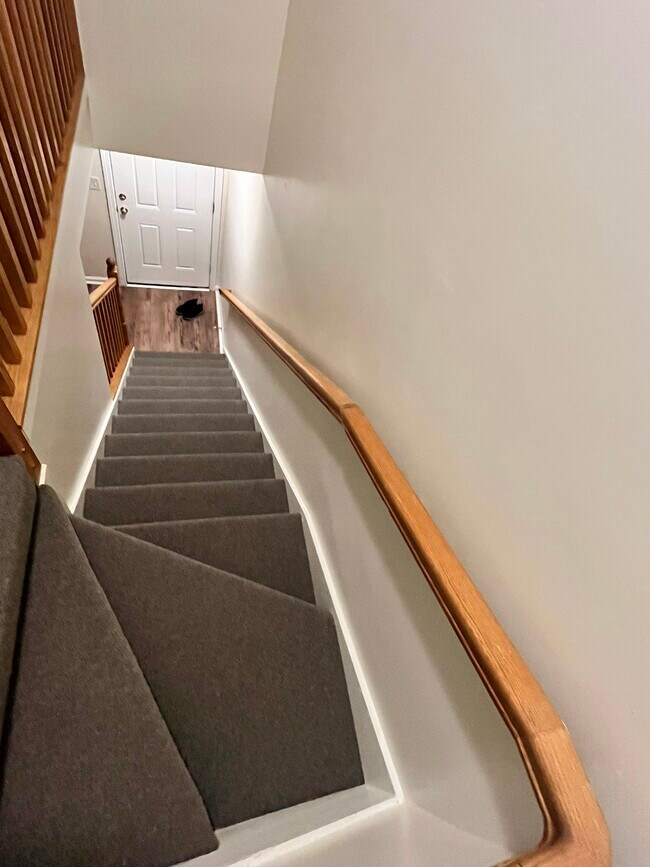 Building Photo - 425 Dorset St