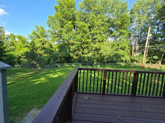 Building Photo - Beautiful 4 bedroom behind the Golf Coarse