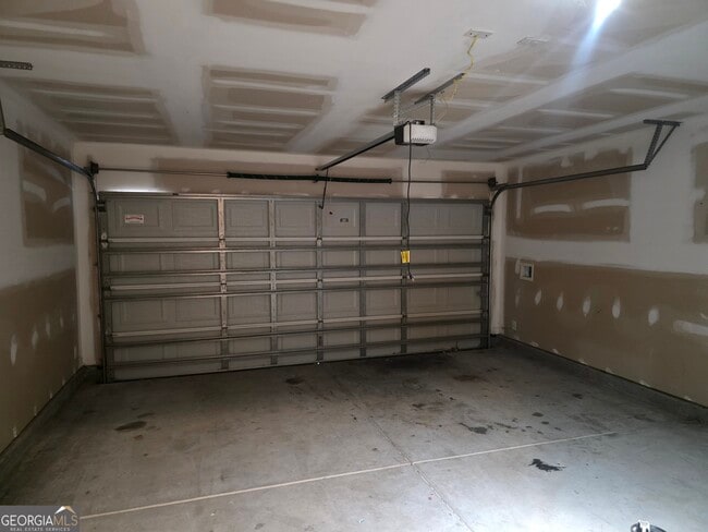 Building Photo - 27 Blackberry Cir