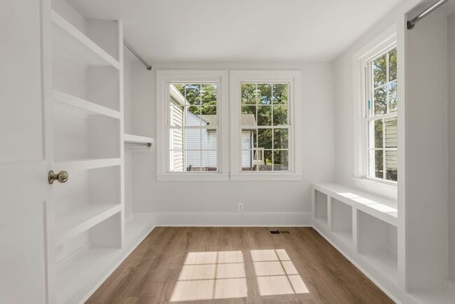 Building Photo - 1326 Ardee Ave