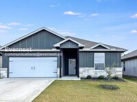 Building Photo - 2203 Hornbeam St