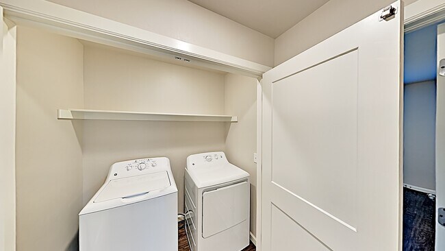 Building Photo - 4922 Avion Ct