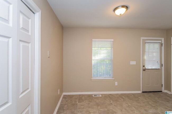 Building Photo - 3345 Thomas Ln