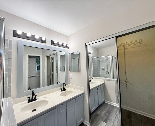 Building Photo - **OFFERING REFUNDABLE APPLICATION FEES** Newly Remodeled 3BD, 2.5BA Knightdale Home with a Fenced...