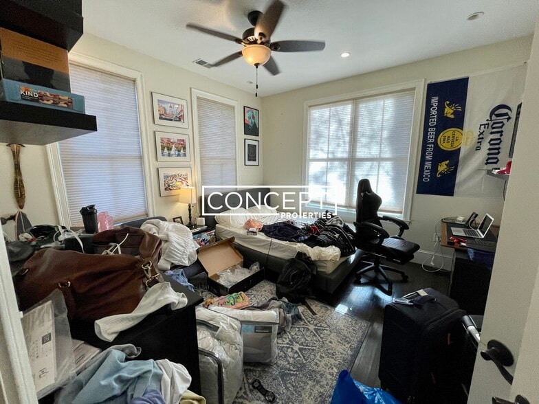 Building Photo - 23 Hillside St