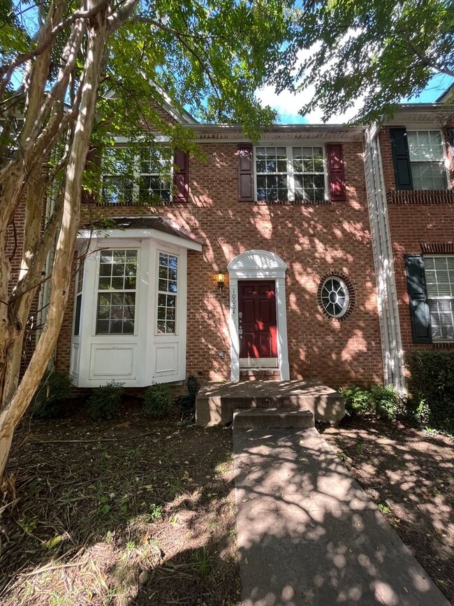 Primary Photo - 3 bedroom townhome available near Largo To...