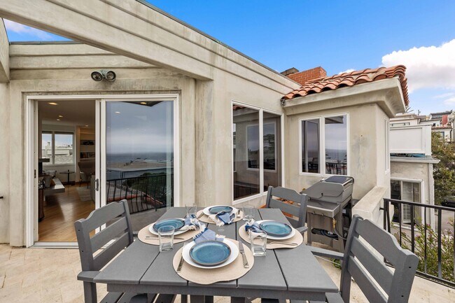 Building Photo - 121 Marine Pl