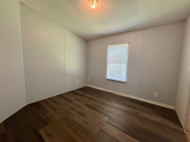Building Photo - 12733 Pecan Tree Ct