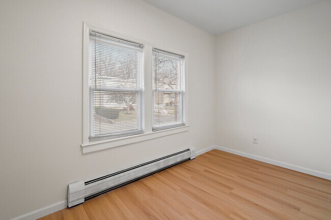 Building Photo - 39 Marley Ave