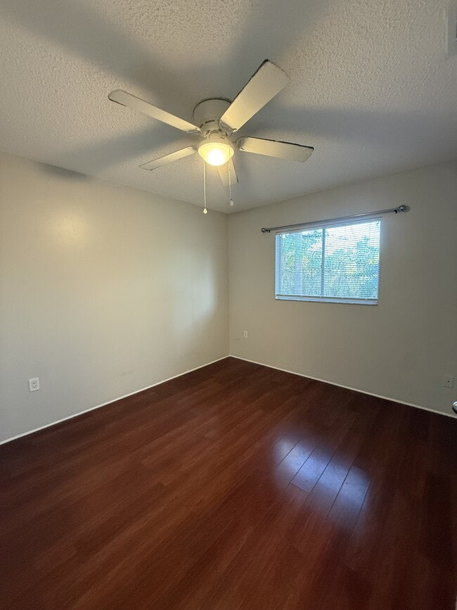 Building Photo - 202 2nd St