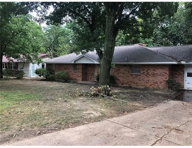 Primary Photo - 2111 Scripture St