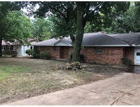 Building Photo - 2111 Scripture St